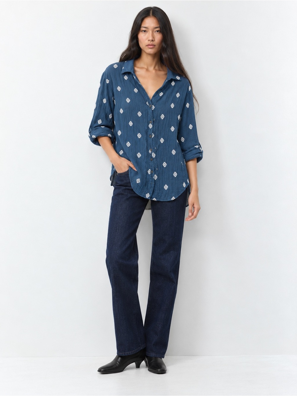 Dress Forum Embroidered Top